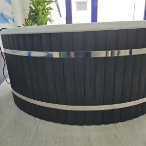 Lame PVC Anthracite pour Spa et Piscine – Dimensions 2500x150x10 mm – Résistante aux UV et à l’Humidité – Finition Moderne et Durable – Installation Emboîtable Facile