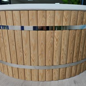 Lame PVC Couleur Bois Naturelle – 2000x150x10 mm – Imperméable et Résistante aux Intempéries et UV – Système de Clipsage Intuitif – Finition Esthétique et Durable pour Spas et Extérieurs